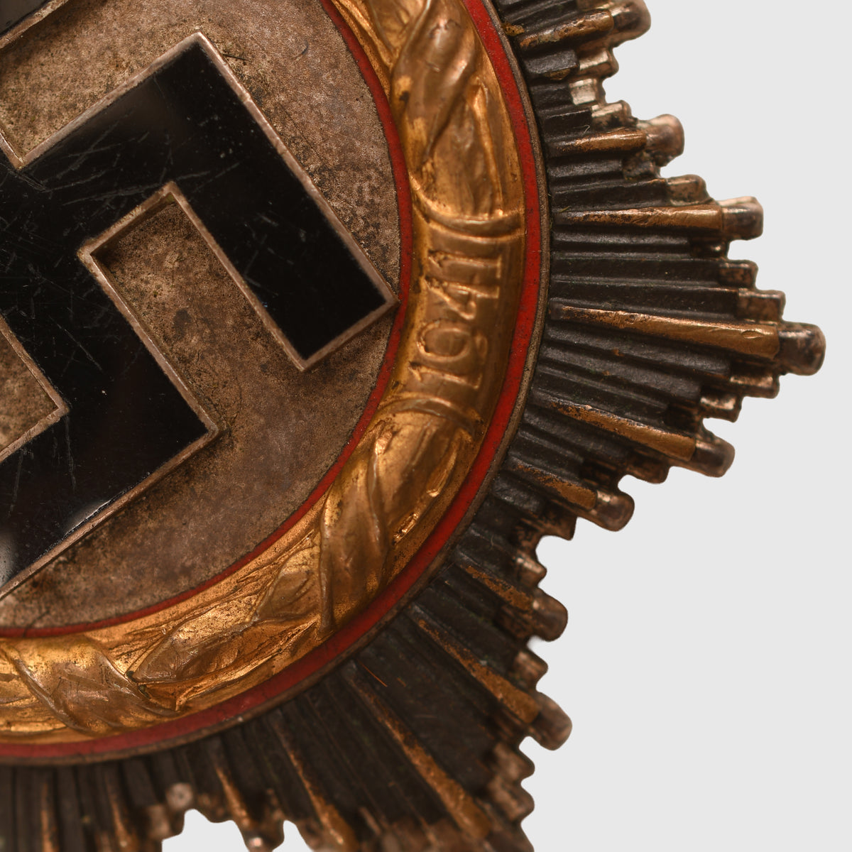 GERMAN WWII GERMAN CROSS IN GOLD