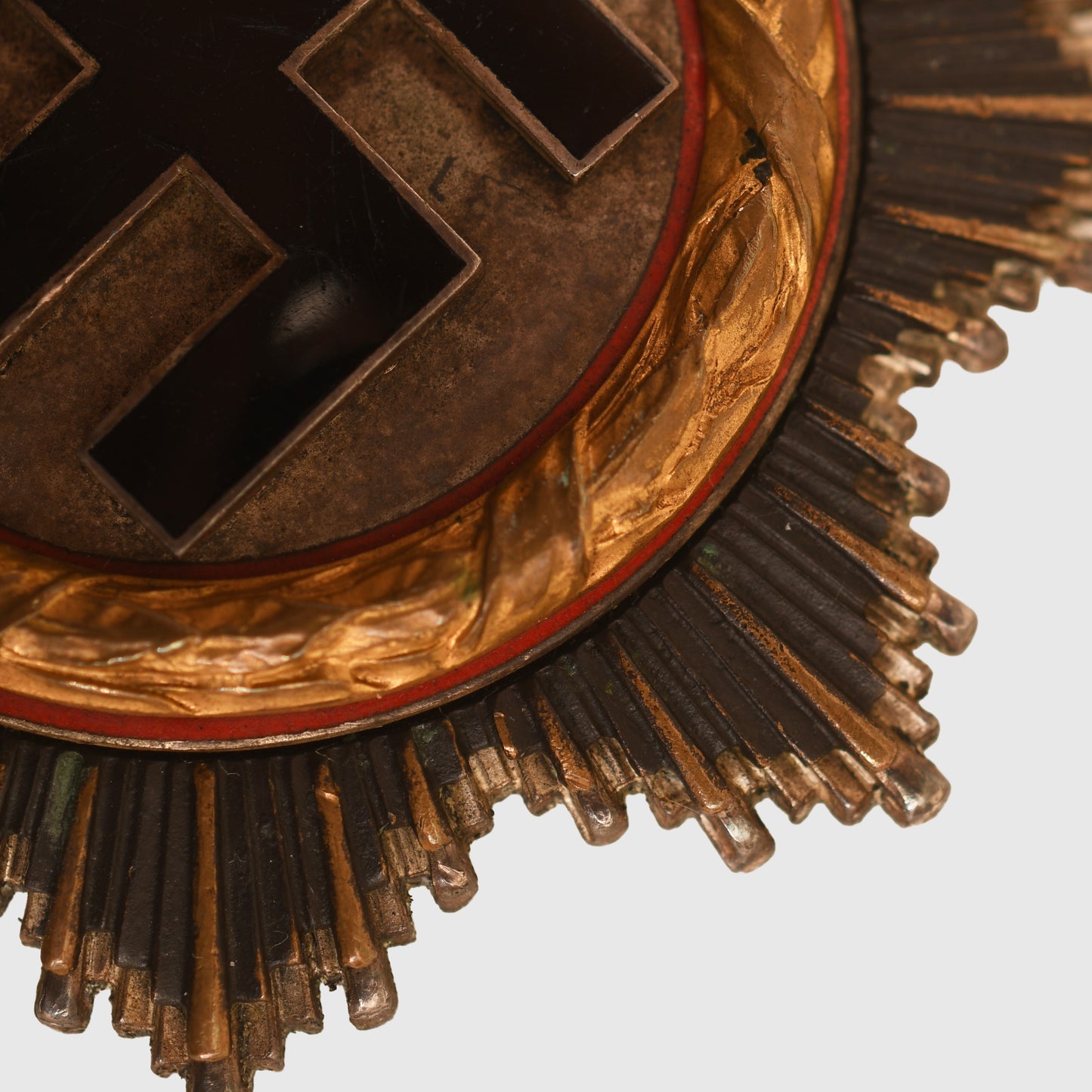 GERMAN WWII GERMAN CROSS IN GOLD