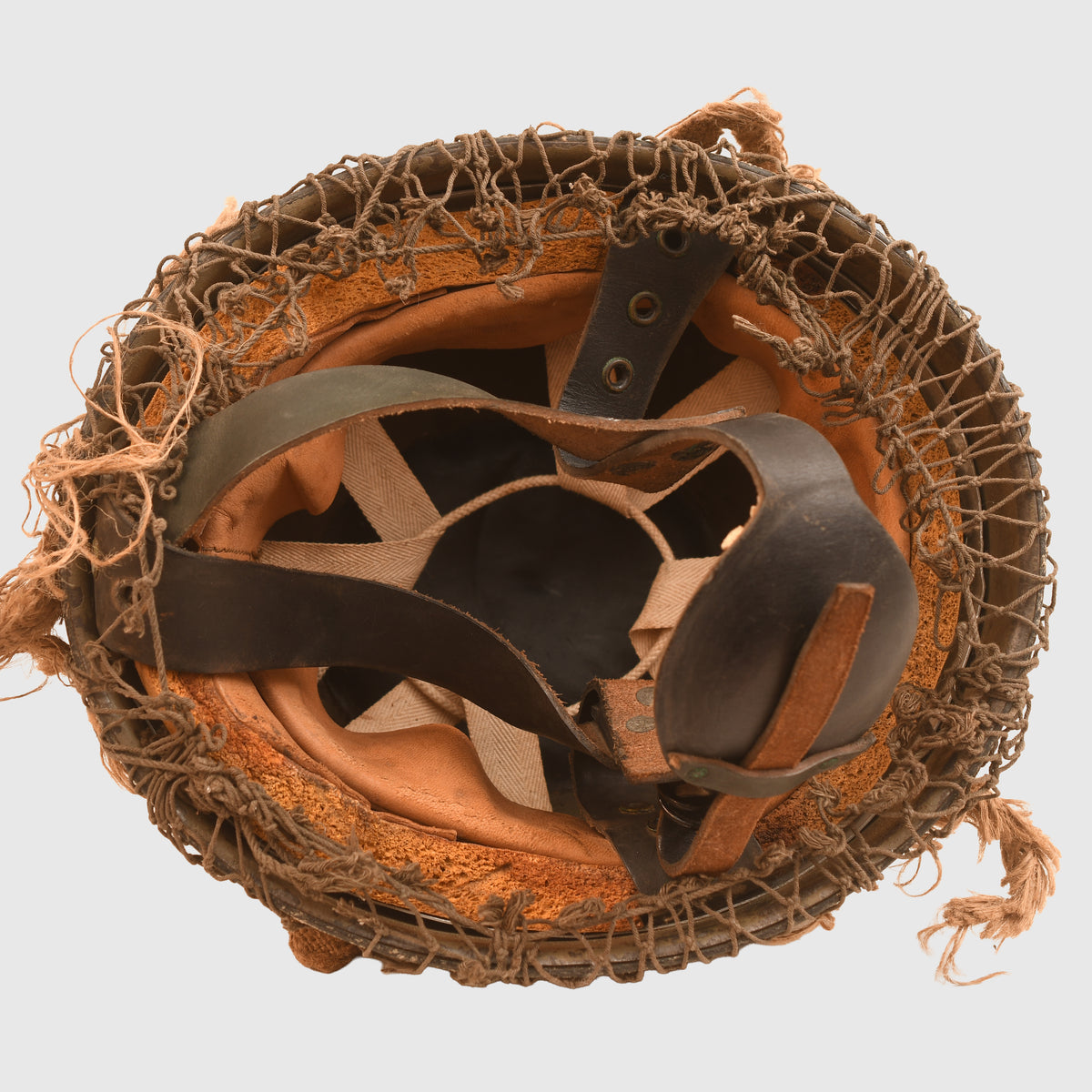 BRITISH WWII PARATROOPER HELMET