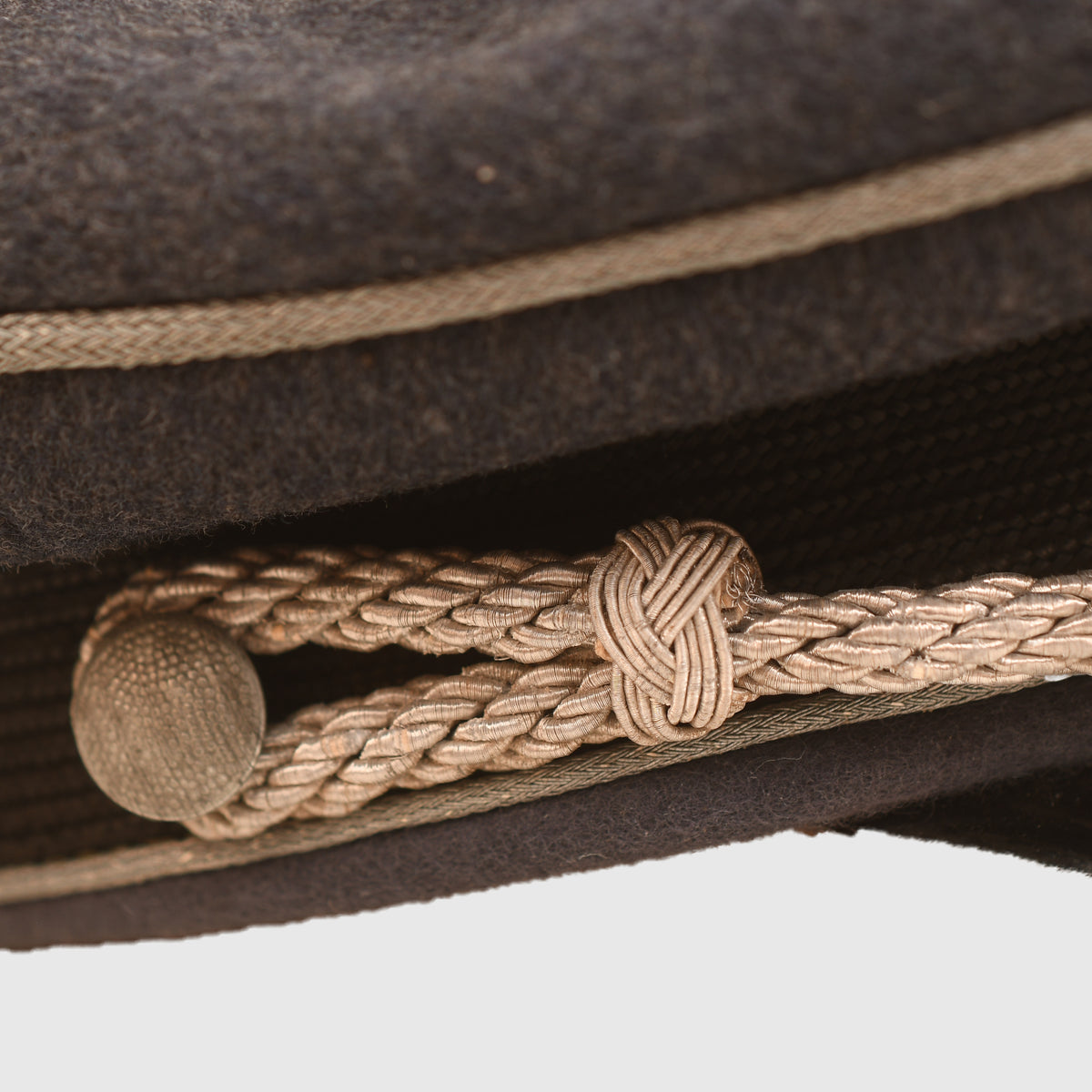 GERMAN WWII LUFTWAFFE OFFICERS VISOR CAP