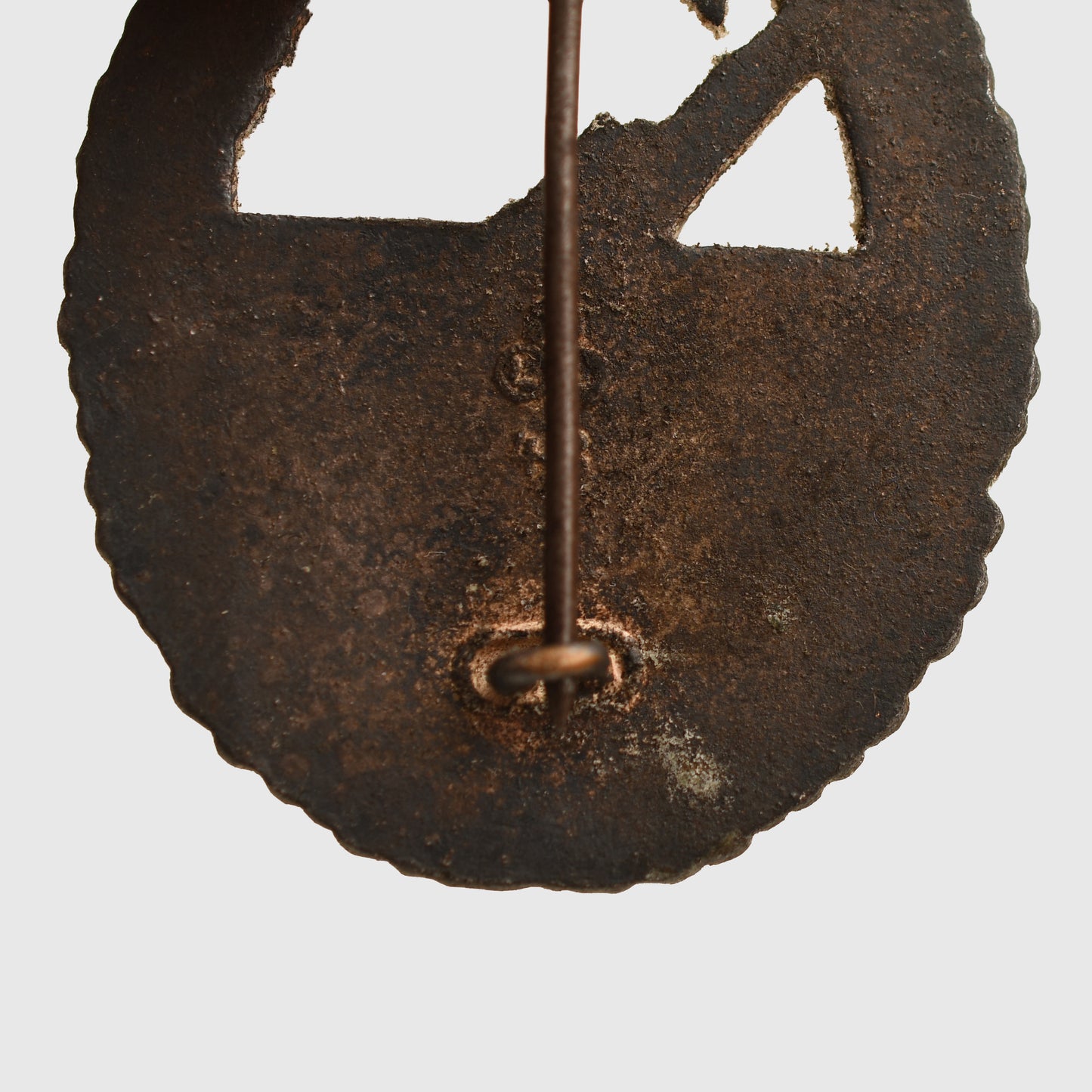 GERMAN WWII KRIEGSMARINE COASTAL ARTILLERY BADGE