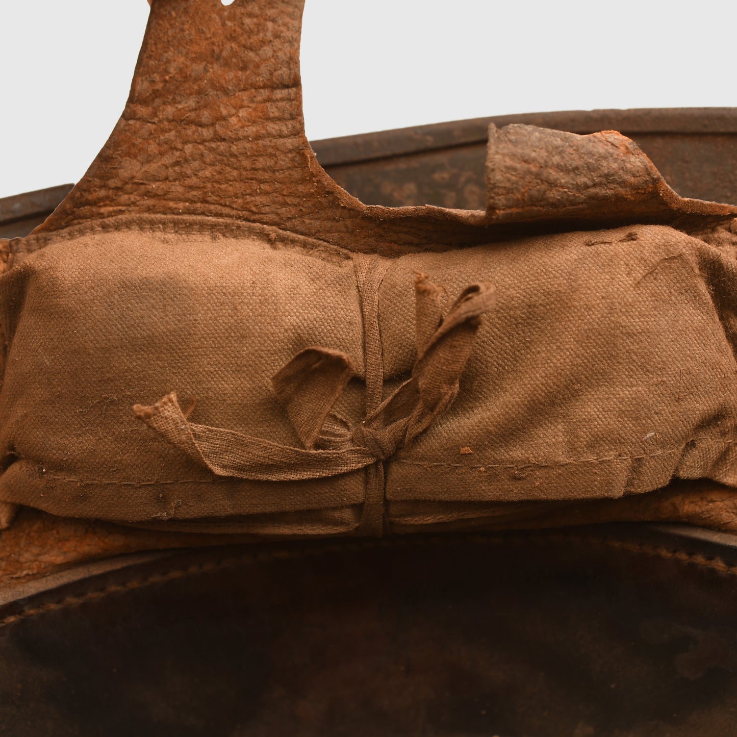GERMAN WWI M16 CAMOUFLAGE TRENCH HELMET WITH UNIQUE STYLE OF CAMOUFLAGE