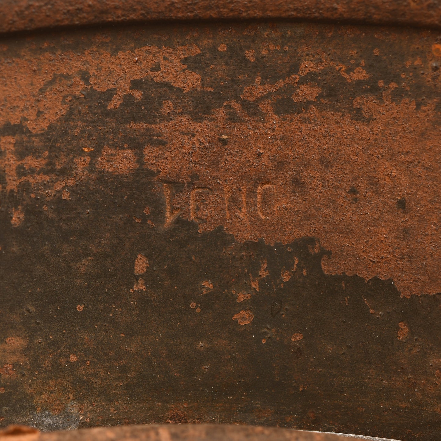 GERMAN WWII SINGLE DECAL SAND TEXTURE CAMOUFLAGE HELMET