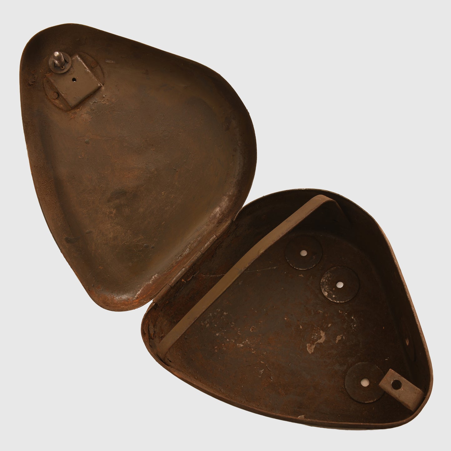 GERMAN WWII CAMOUFLAGE UNIDENTIFIED MOTORCYCLE SPARES CONTAINER
