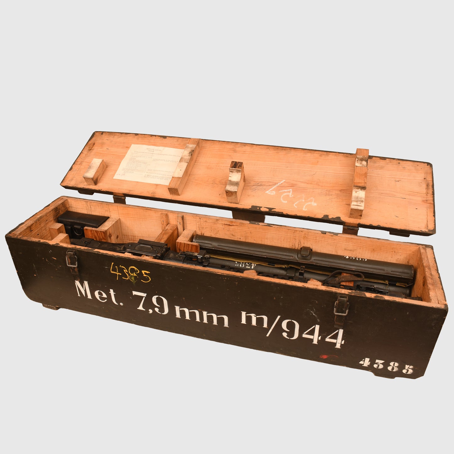GERMAN WWII MG34 IN TRANSIT BOX WITH GUNNERS KIT AND ALL ACCESSORIES