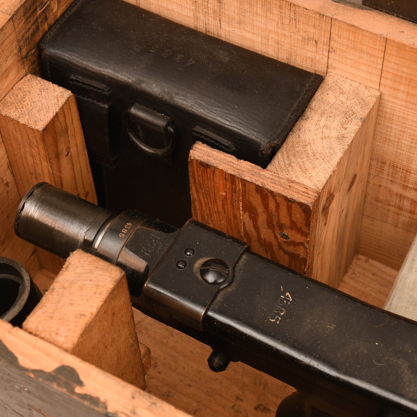 GERMAN WWII MG34 IN TRANSIT BOX WITH GUNNERS KIT AND ALL ACCESSORIES