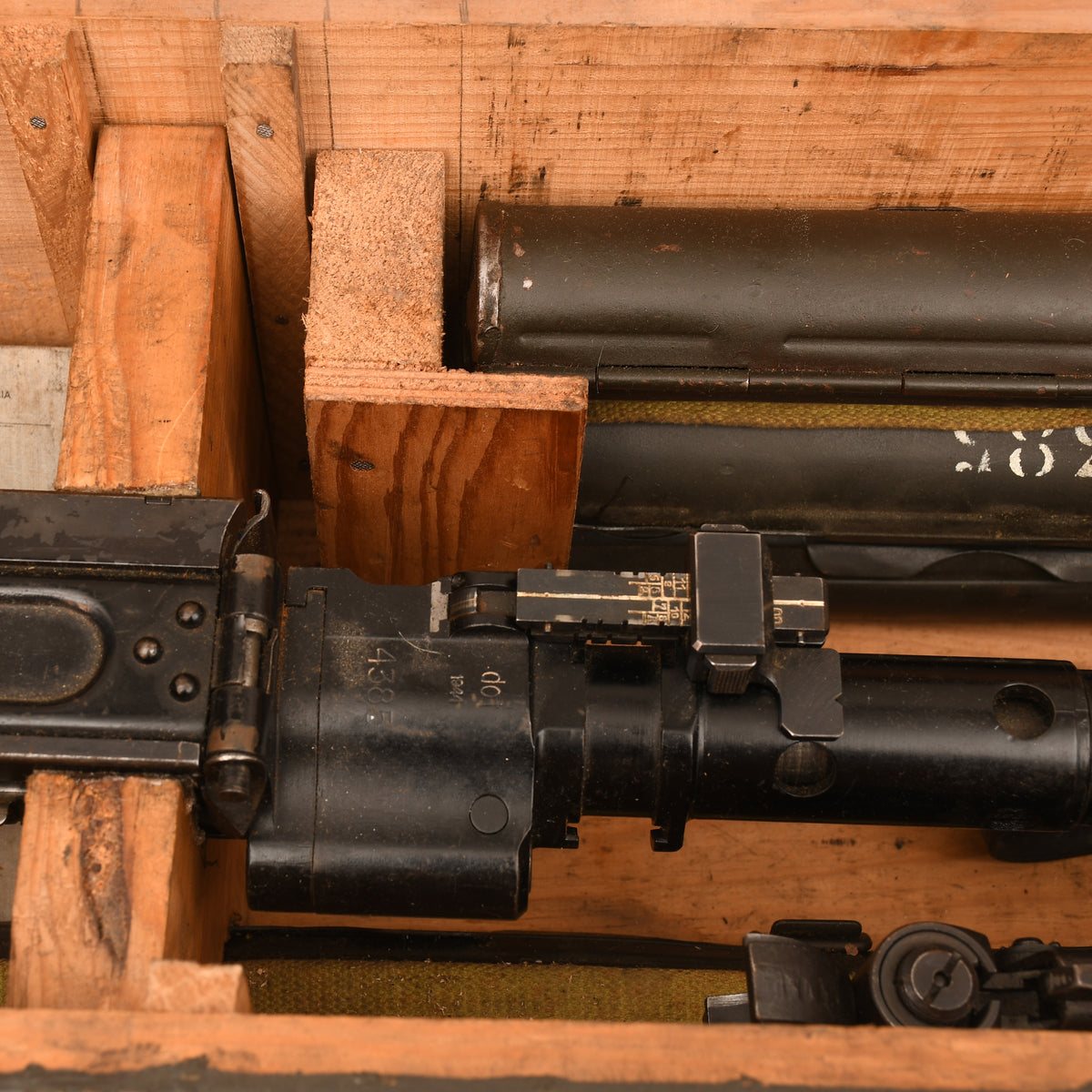 GERMAN WWII MG34 IN TRANSIT BOX WITH GUNNERS KIT AND ALL ACCESSORIES