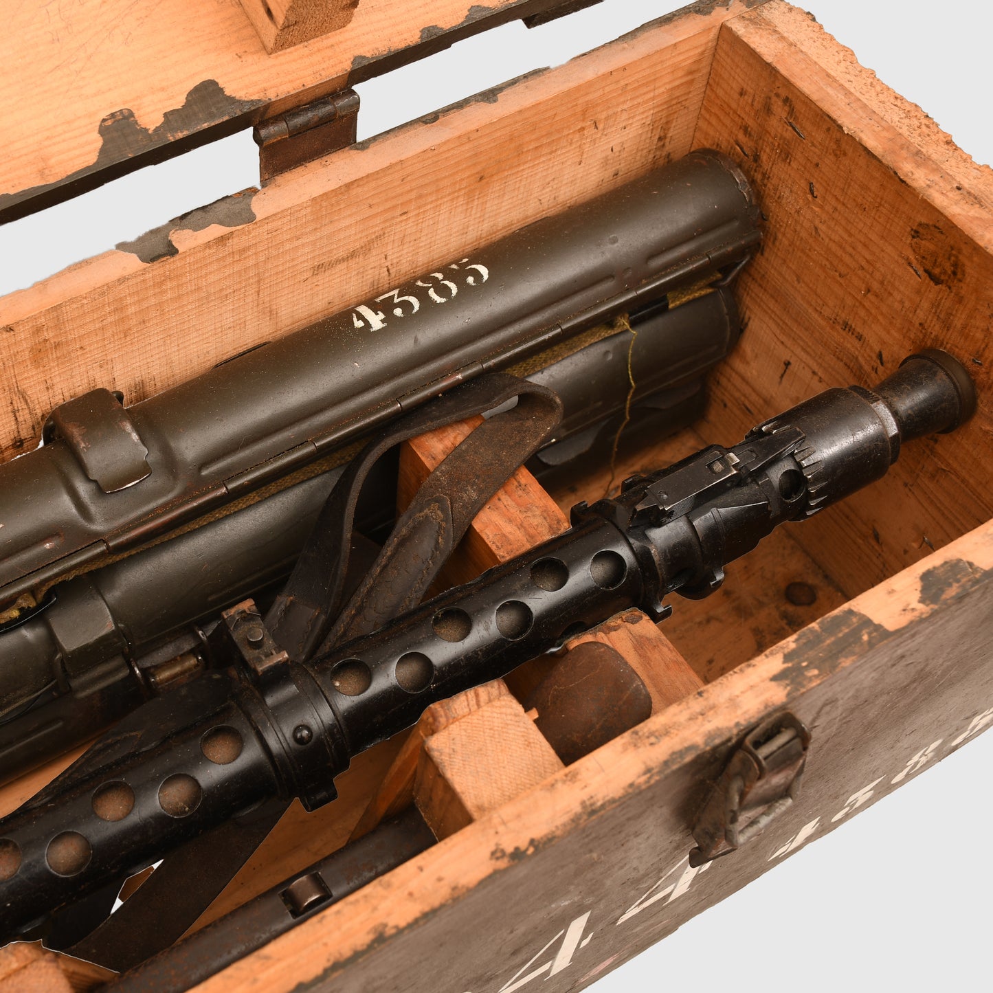 GERMAN WWII MG34 IN TRANSIT BOX WITH GUNNERS KIT AND ALL ACCESSORIES