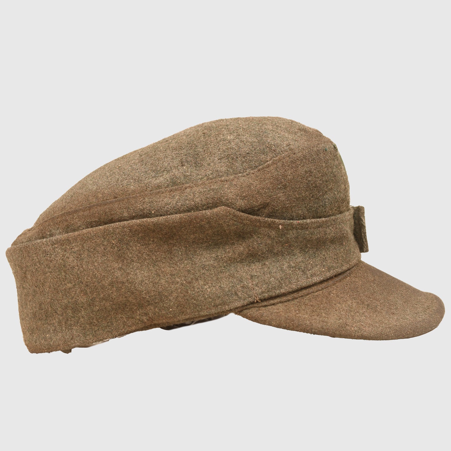 GERMAN WWII ARMY SINGLE BUTTON M.43 CAP