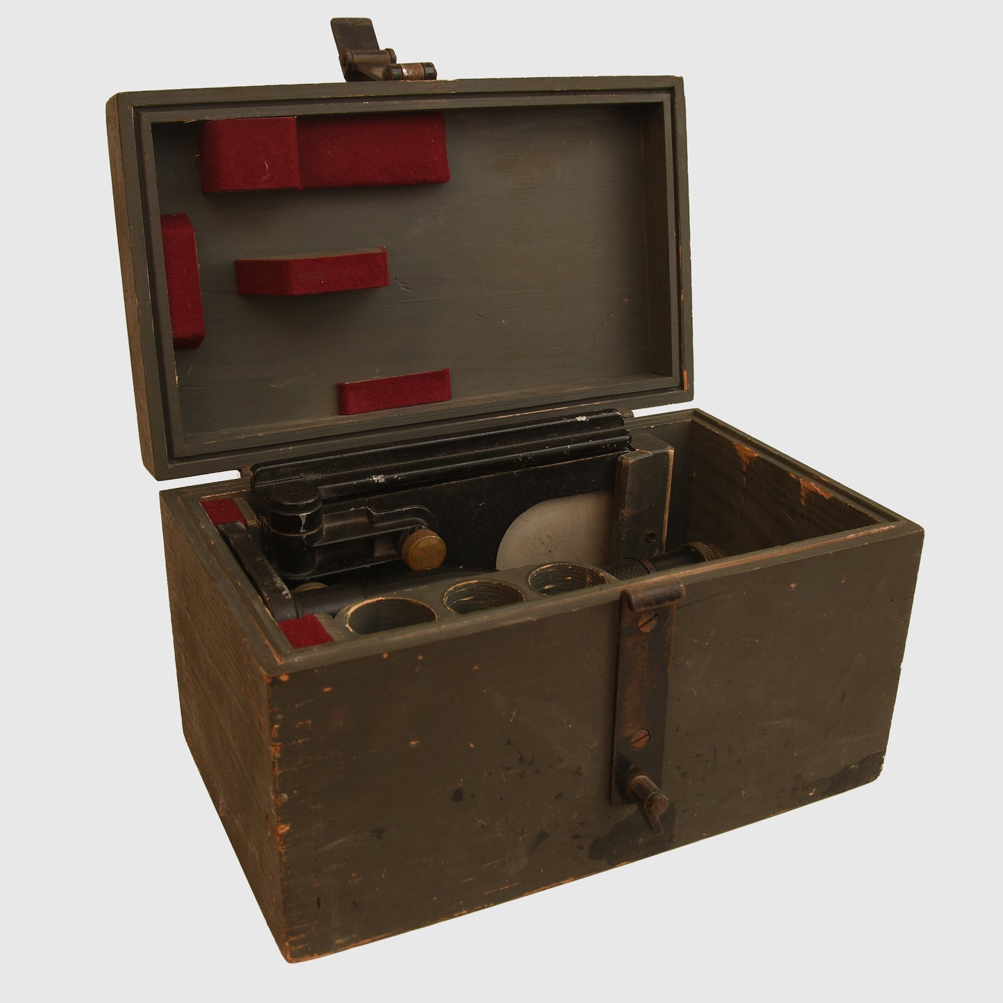 GERMAN WWII ARMY DOCTORS MICROSCOPE