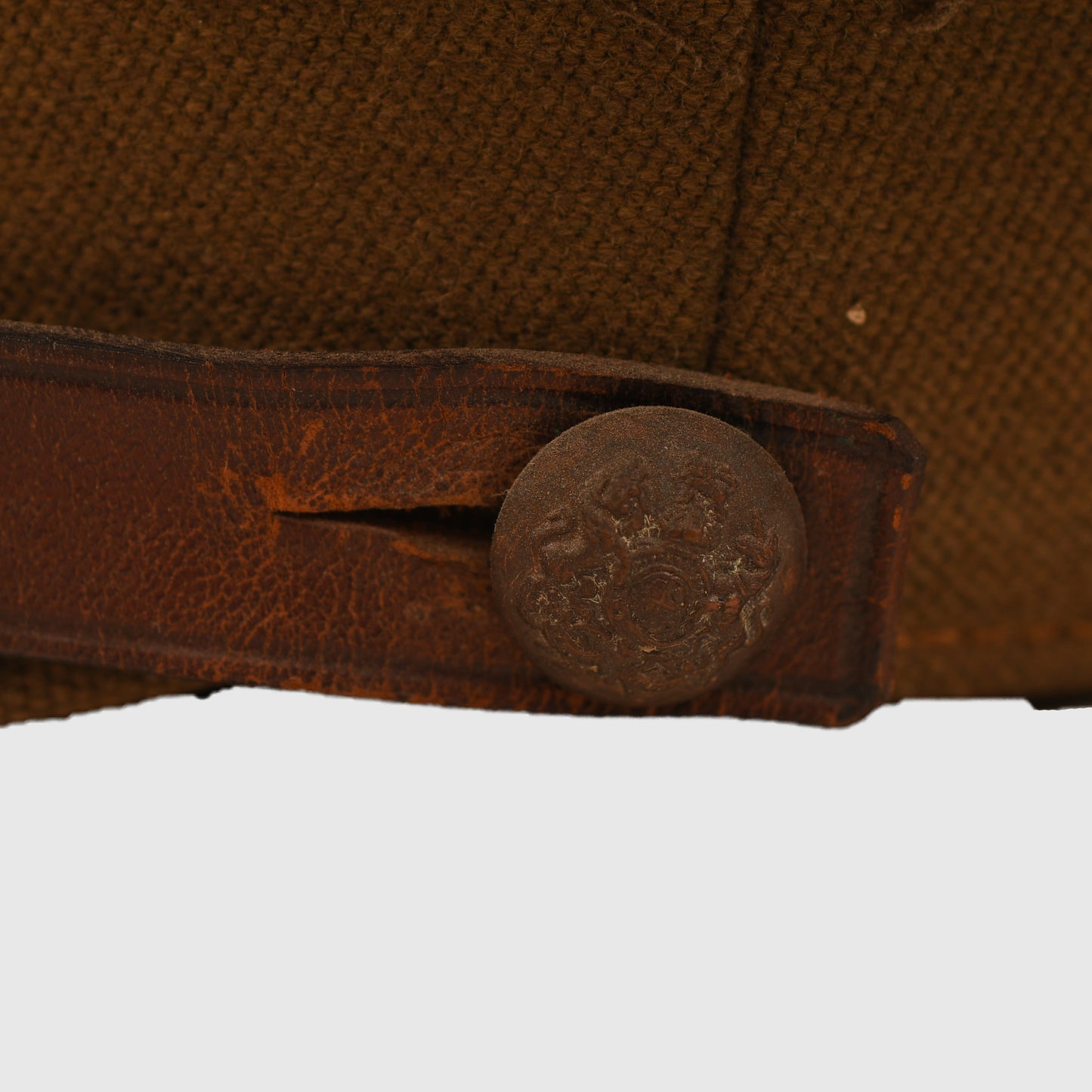 BRITISH WWII TANK CORPS OFFICERS VISOR CAP