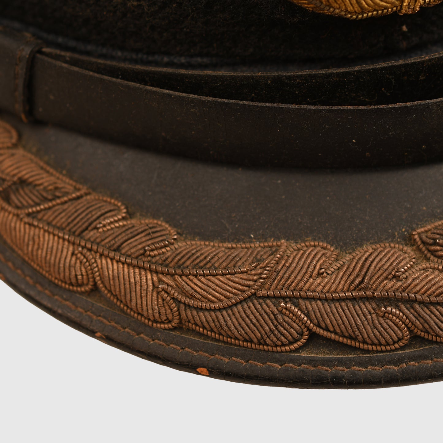 BRITISH WWII RAF GROUP CAPTAIN AND ABOVE VISOR CAP