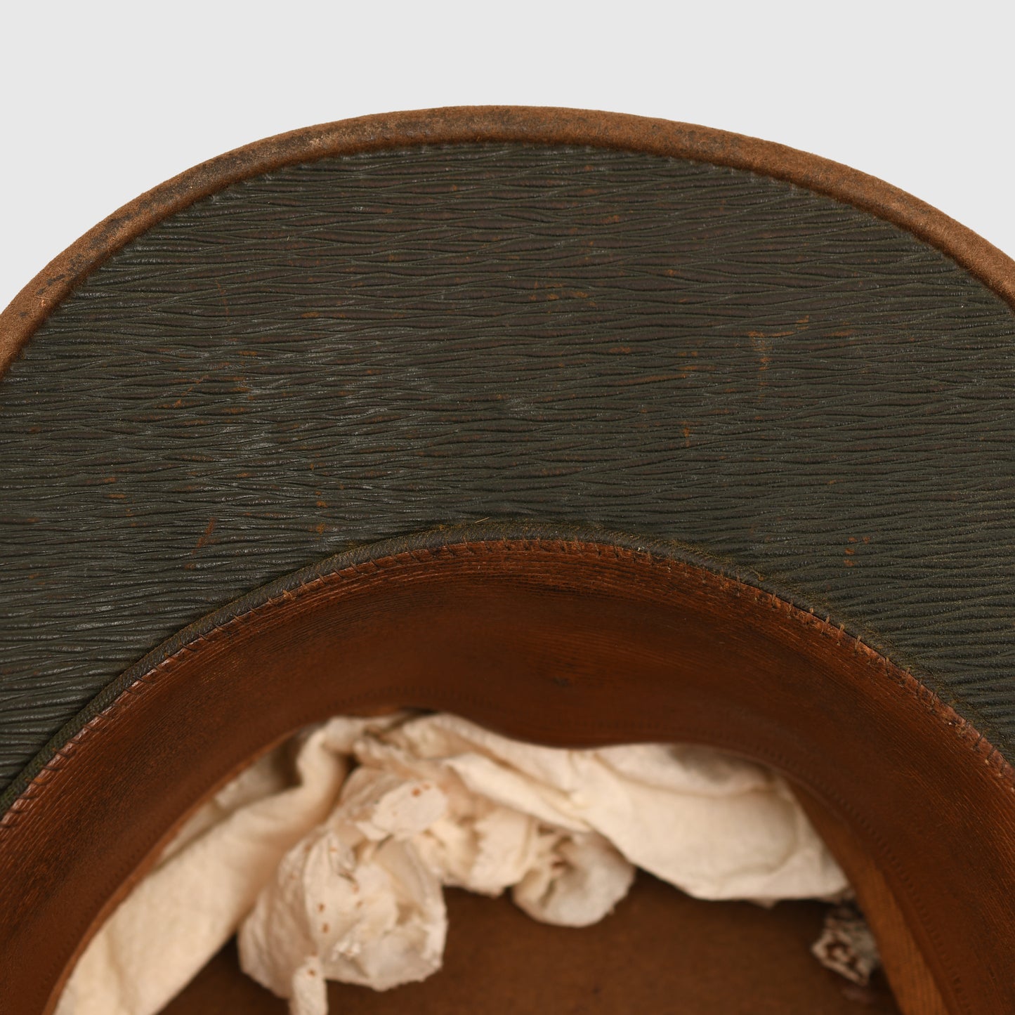 BRITISH WWII MID WAR PERIOD NORHAMPTONSHIRE REGIMENT OFFICERS VISOR CAP