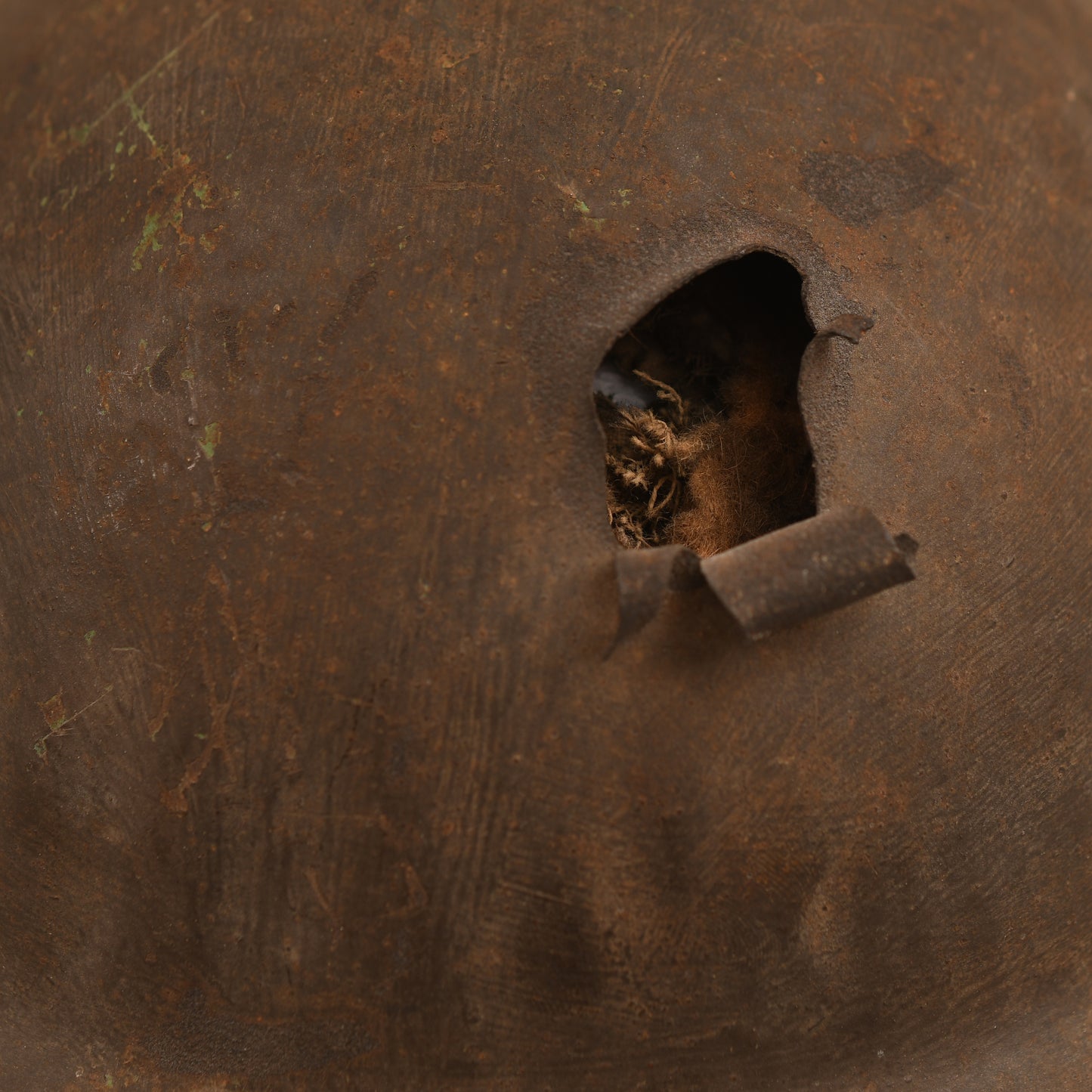 BRITISH WWI LANCASHIRE FUSILIERS BATTLE DAMAGED - POSSIBLE SOMM BATTLEFIELD PICK UP HELMET