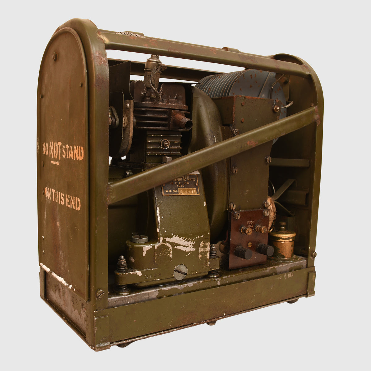 BRITISH WWII BATTERY CHARGER GENERATOR FOR VEHICLES
