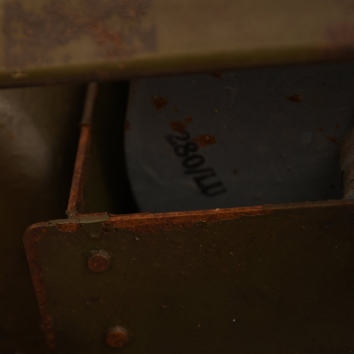 BRITISH WWII BATTERY CHARGER GENERATOR FOR VEHICLES