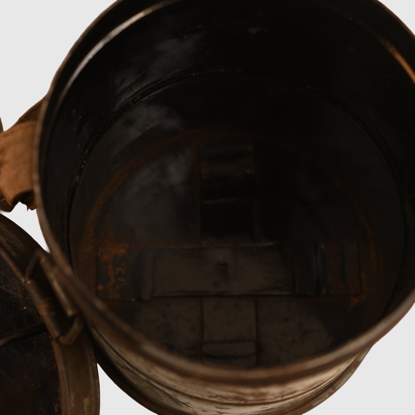GERMAN WWI 1916 GUMMI MASK TIN AND STRAPPING