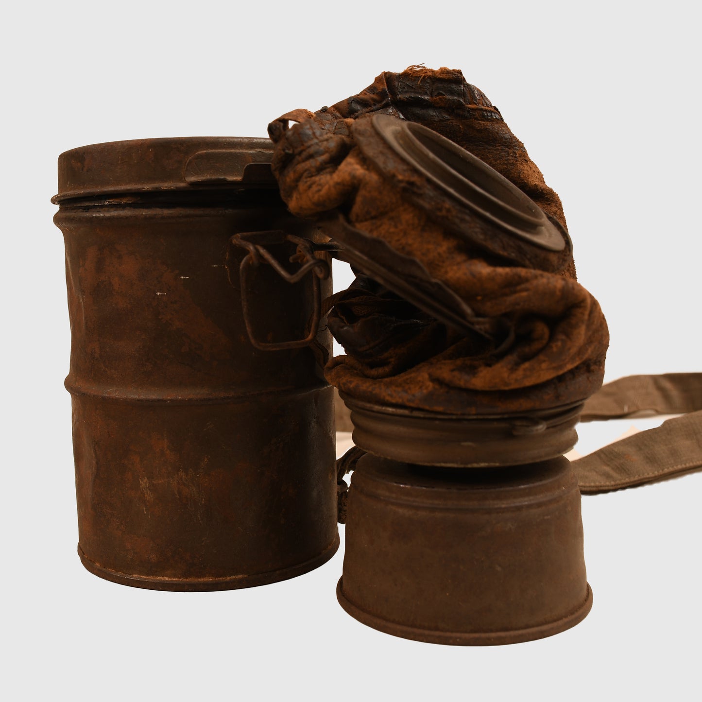 GERMAN WWI LEATHER FACED GAS MARK