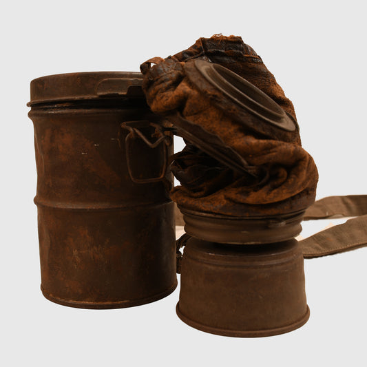 GERMAN WWI LEATHER FACED GAS MARK