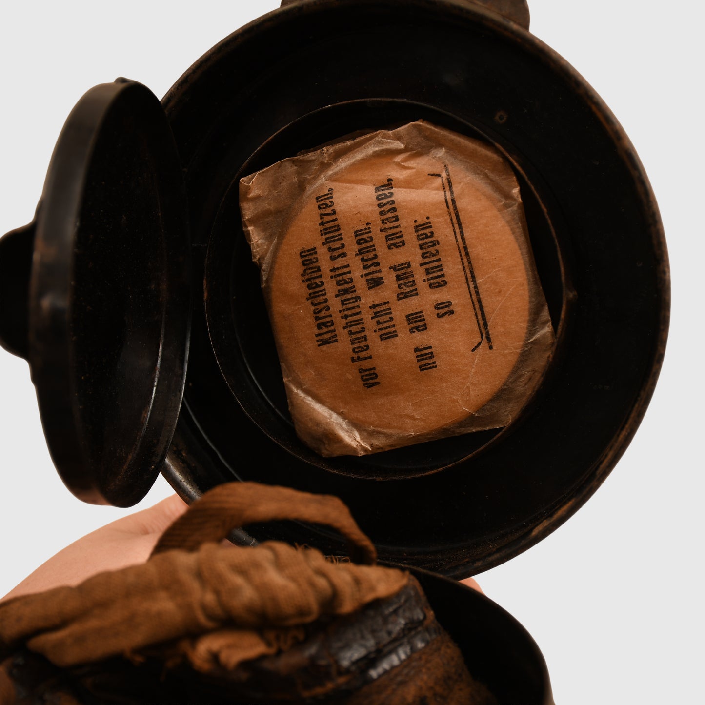 GERMAN WWI LEATHER FACED GAS MARK