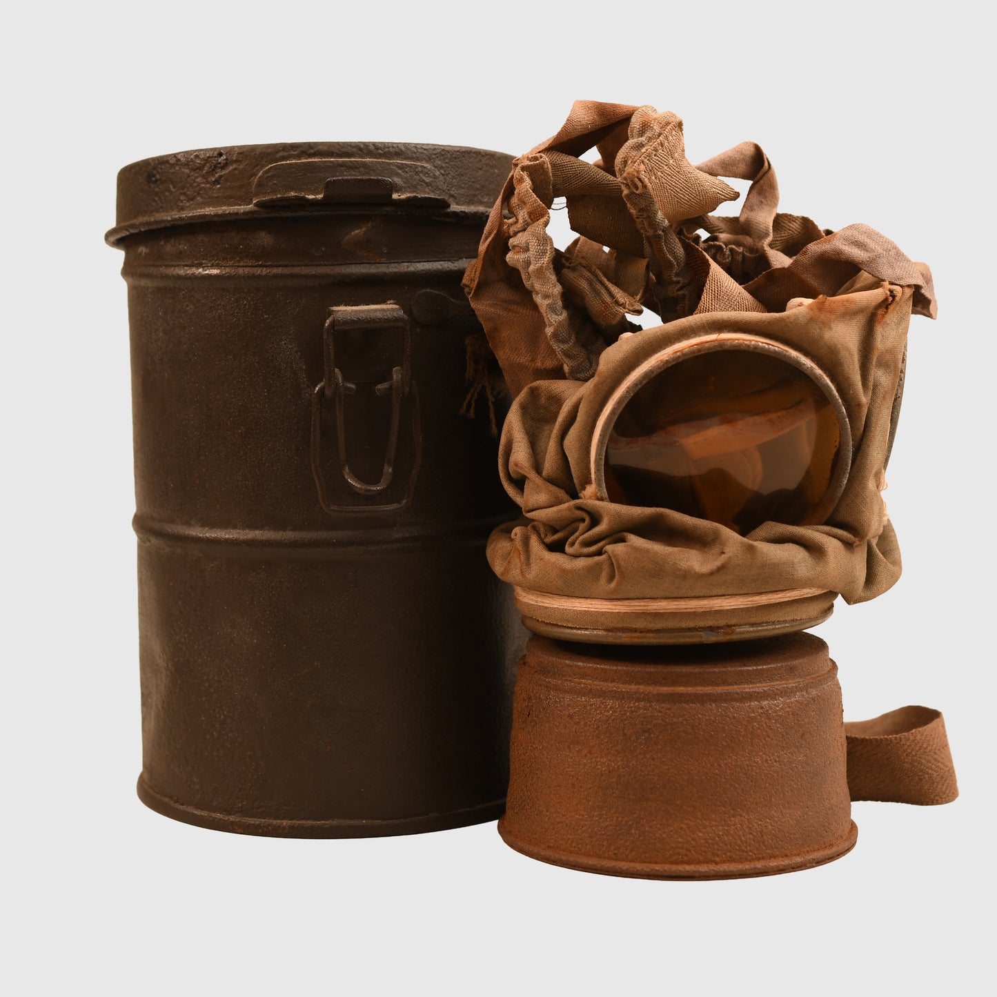 GERMAN WWI SOLDIERS GAS MASK