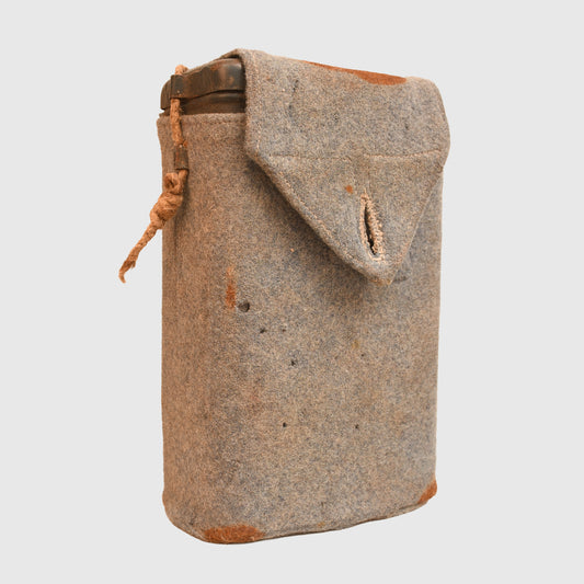 FRENCH WWI M2 GAS MASK TIN AND COVER