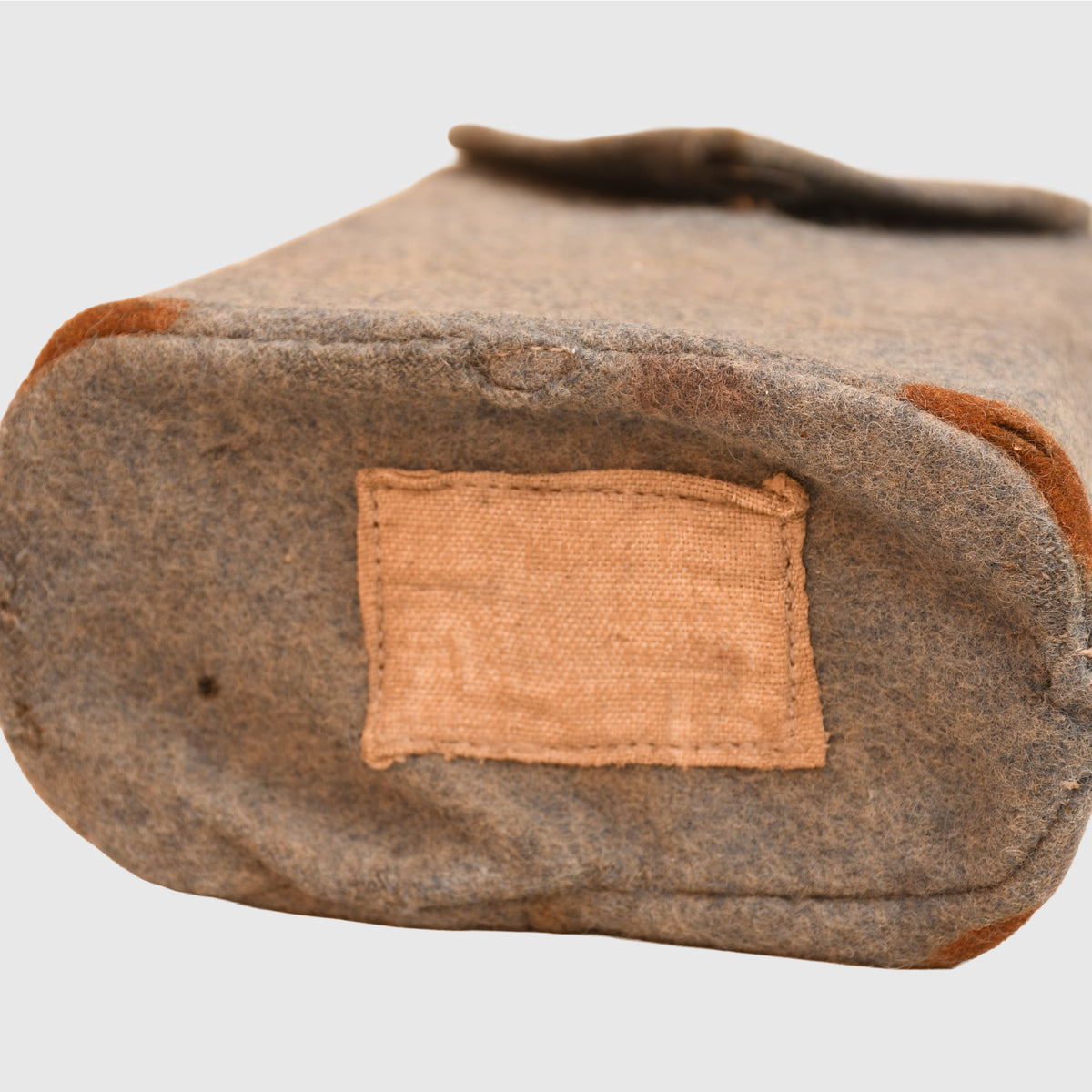 FRENCH WWI M2 GAS MASK TIN AND COVER