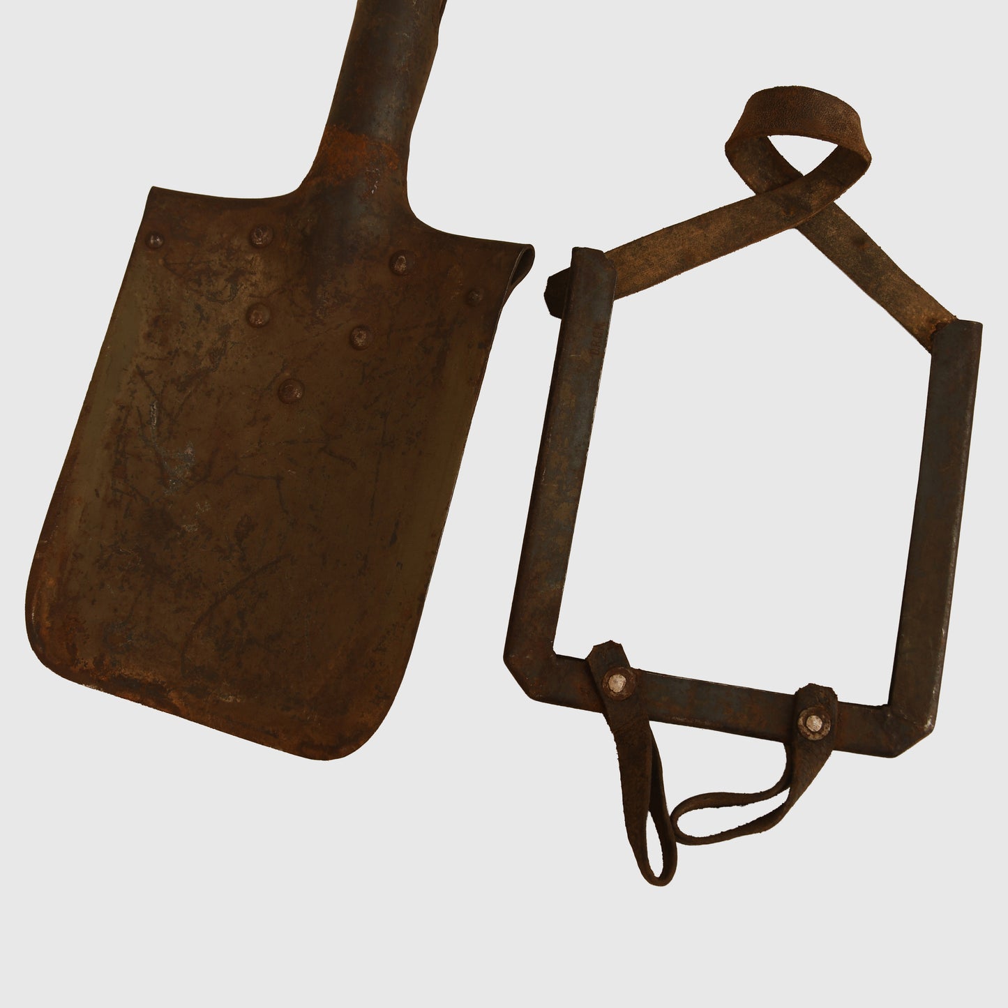 German WWI Entrenching Tool with Ersatz Steel Cover