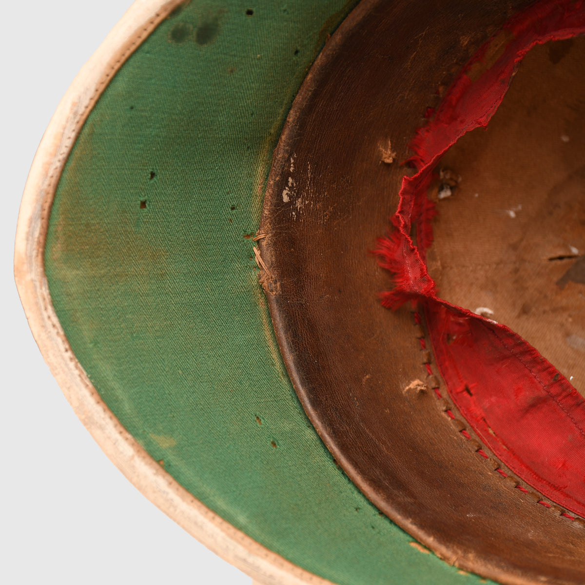 BRITISH SOUTH AFRICAN FOREIGN SERVICE HELMET - NATAL CARBINEERS