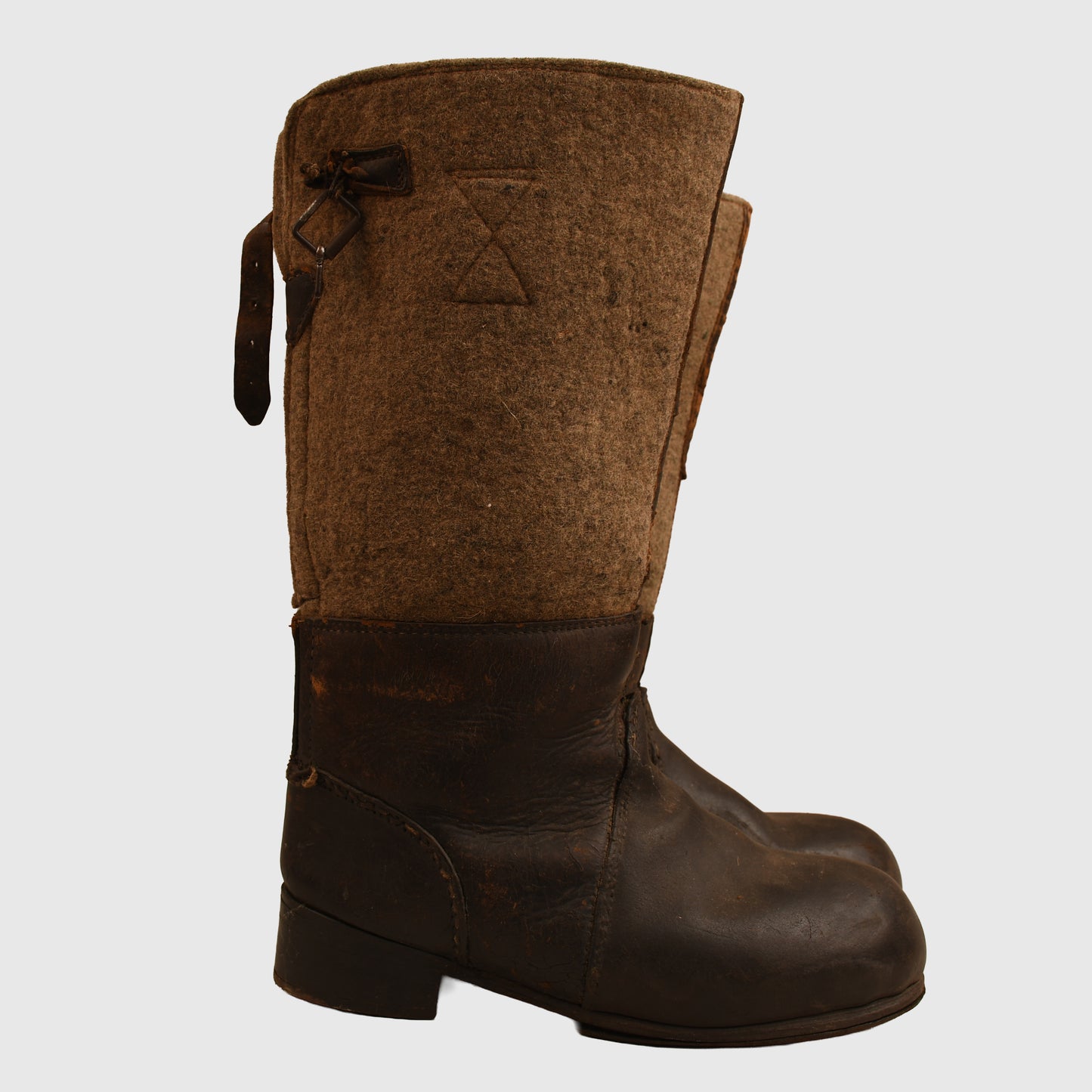 GERMAN WWII ARMY ISSUE FELT WINTER BOOTS