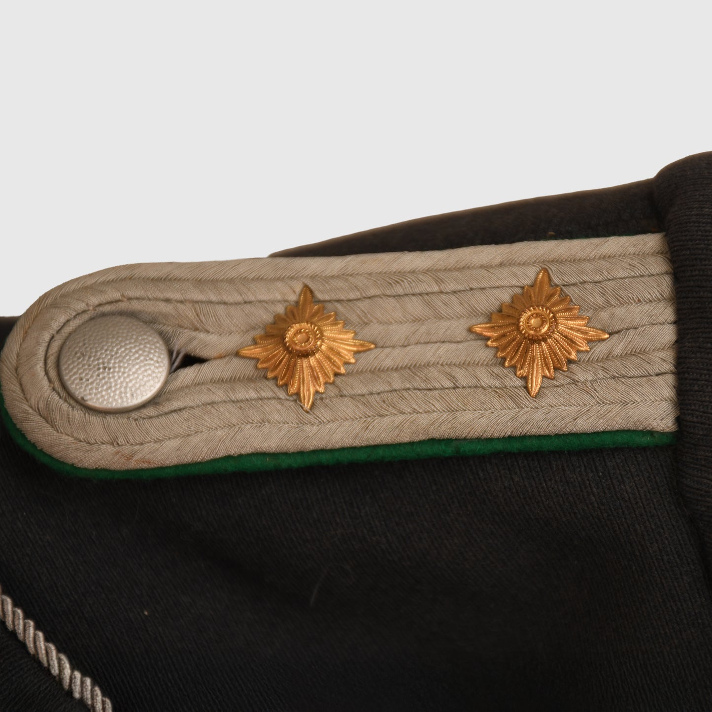 GERMAN WWII LUFTWAFFE FIELD DIVISION HAUPTMANN’S TUNIC