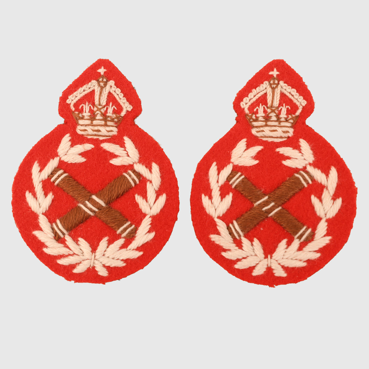 BRITISH WWII FIELD MARSHALL’S SHOULDER BOARD INSIGNIA, IN ITS ORIGINAL PACKET