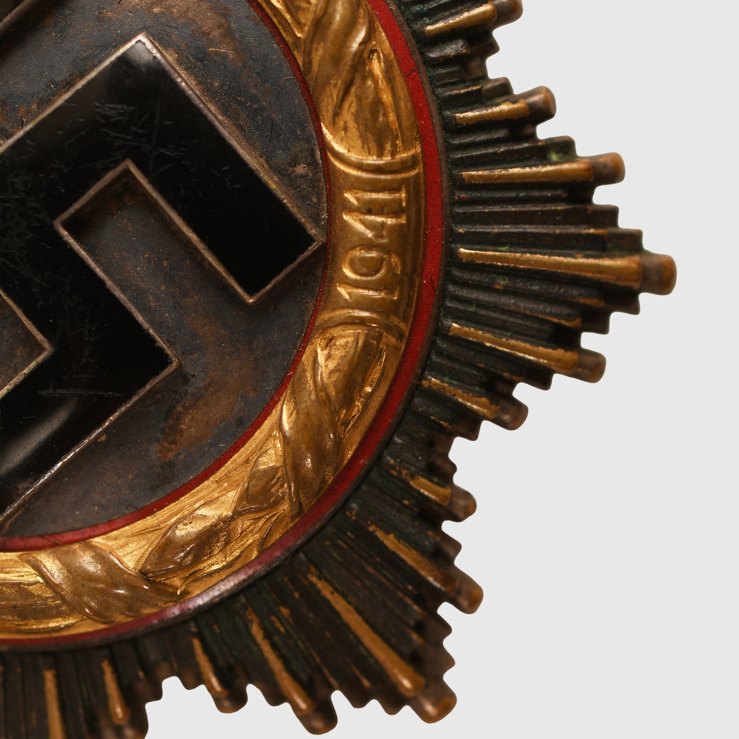 GERMAN WWII GERMAN CROSS IN GOLD - CASED