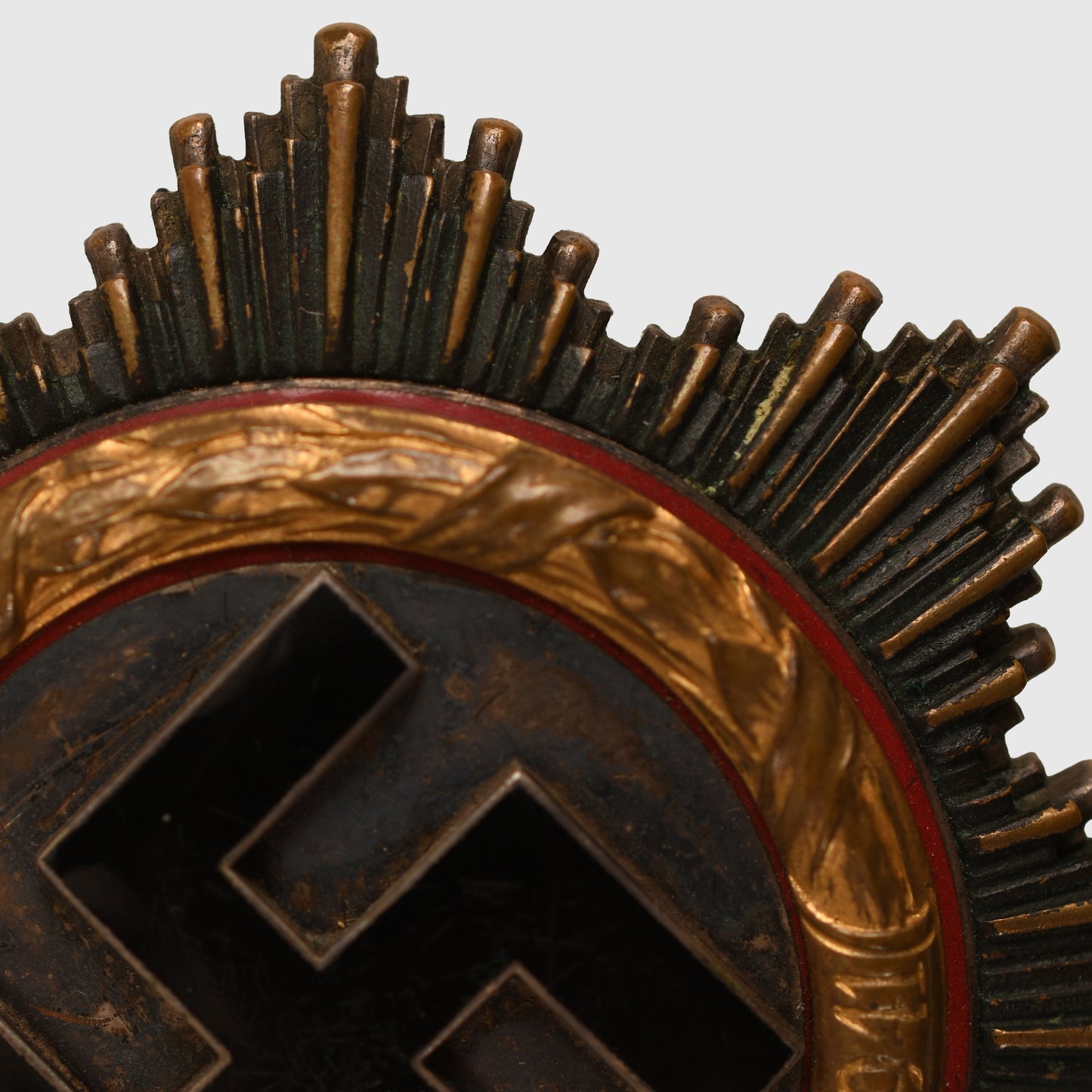 GERMAN WWII GERMAN CROSS IN GOLD - CASED