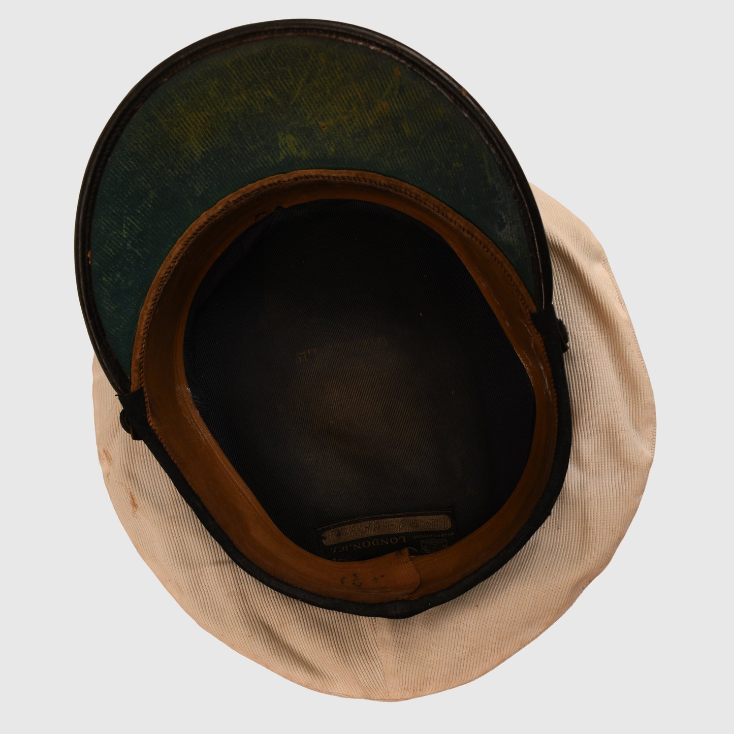 BRITISH WWII ROYAL NAVY CAPTAIN OR COMMANDERS WHITE TOP VISOR CAP
