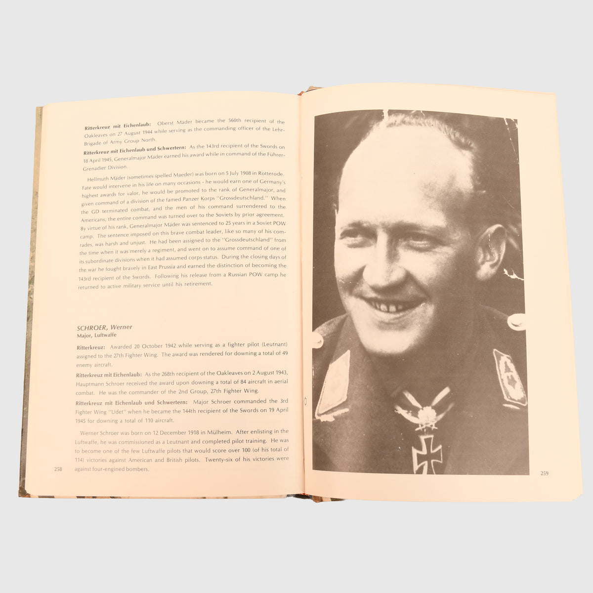 GERMAN WWII ON THE FIELD OF HONOUR,  THE HISTORY OF THE KNIGHTS CROSS BEARERS