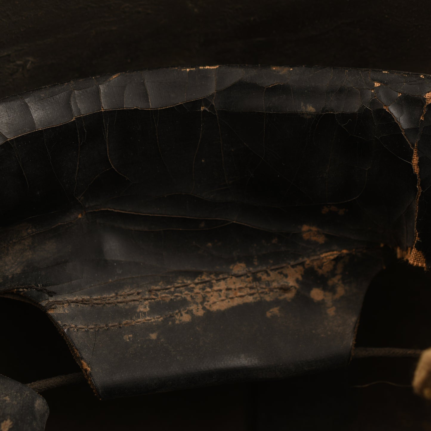 CANADIAN WWII ARMOURED CORPS HELMET