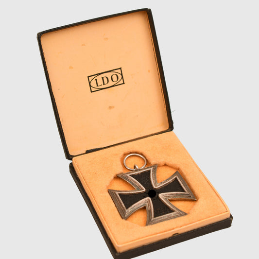 GERMAN WWII IRON CROSS 2ND CLASS - CASED