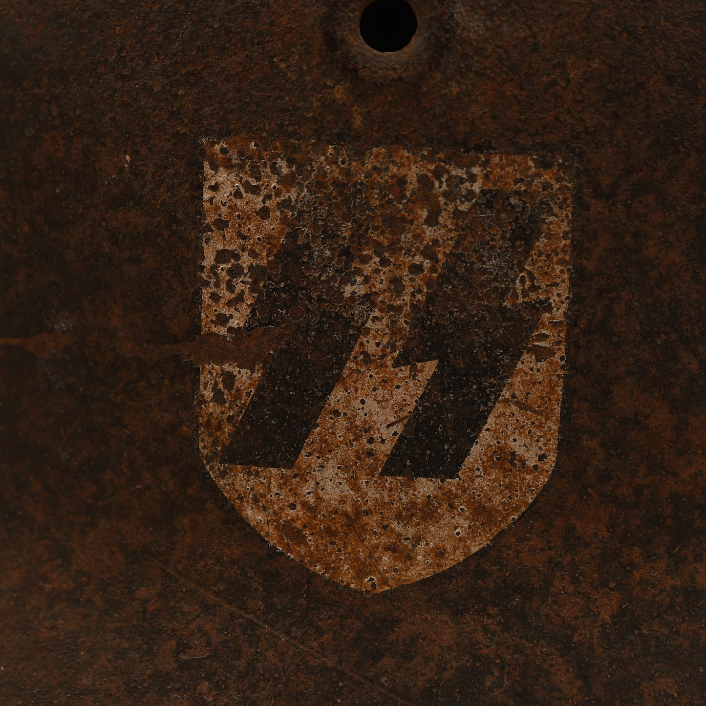 GERMAN WWII WAFFEN SS SINGLE DECAL M.42 HELMET - IDENTIFIED