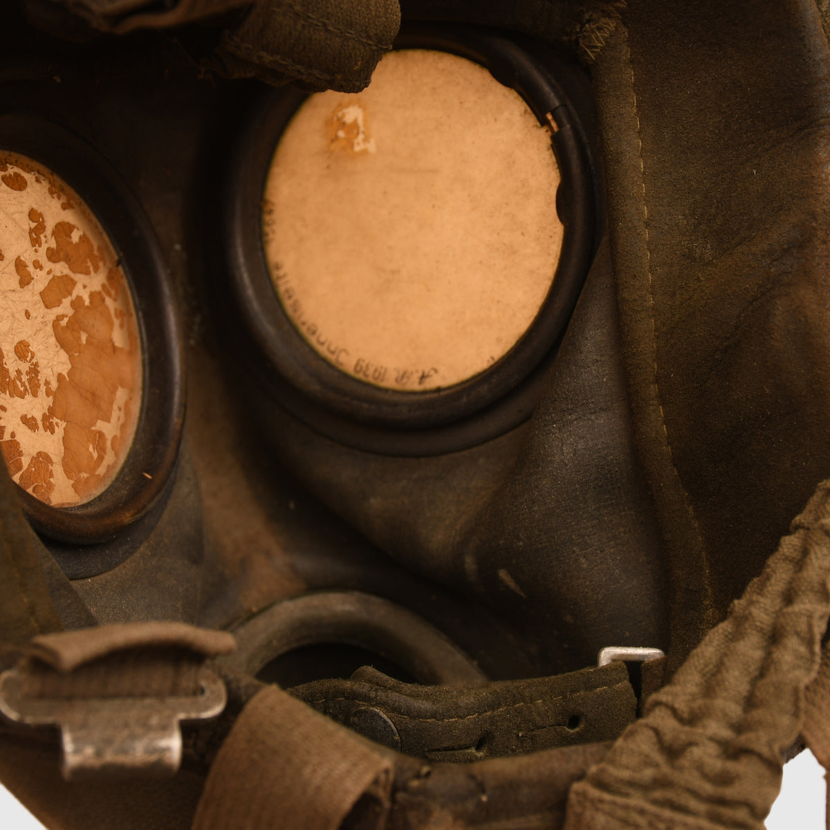 GERMAN WWII TROPICAL PAINTED GAS MASK TIN