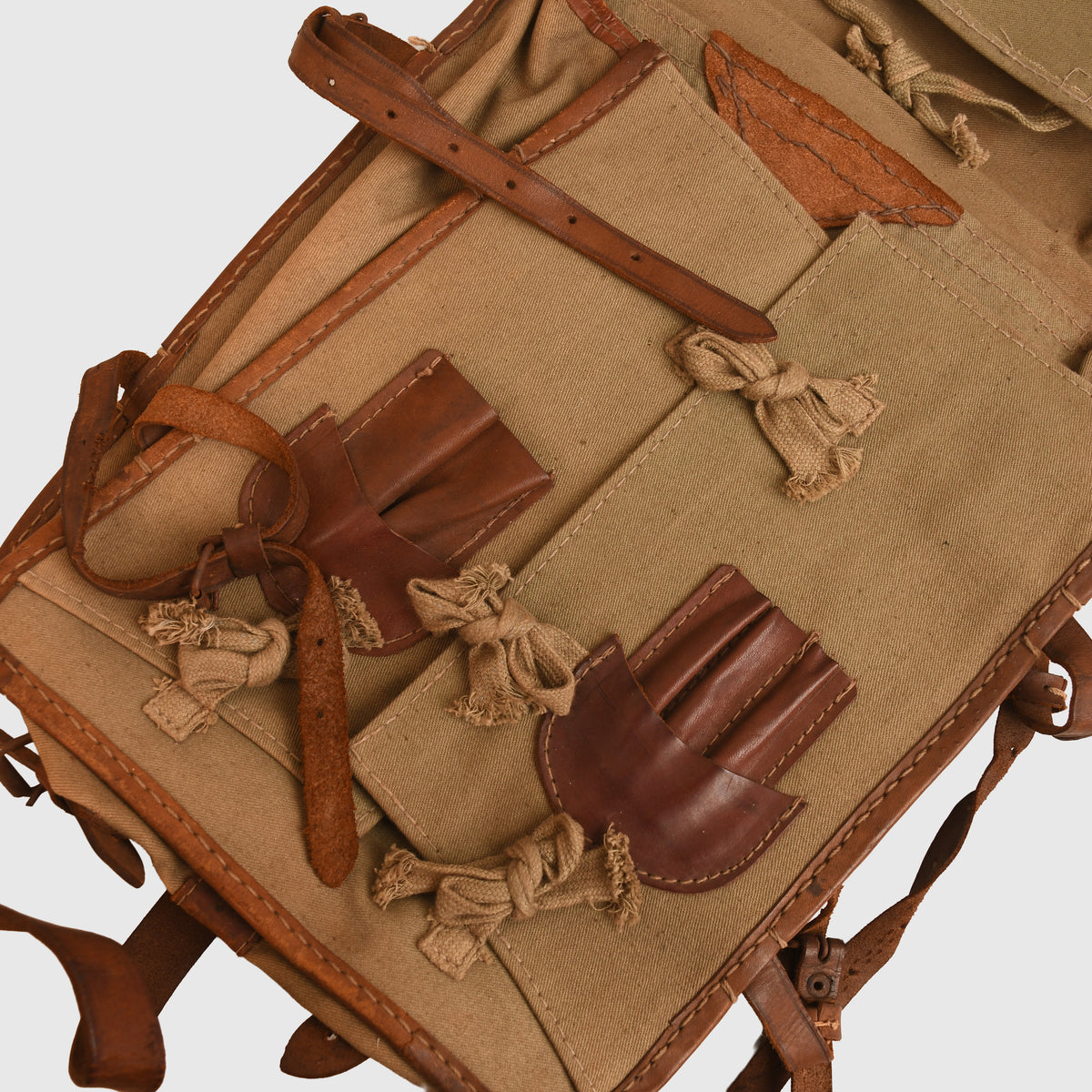 JAPANESE WWII OFFICERS OR NCO LEATHER AND CANVAS BACK PACK