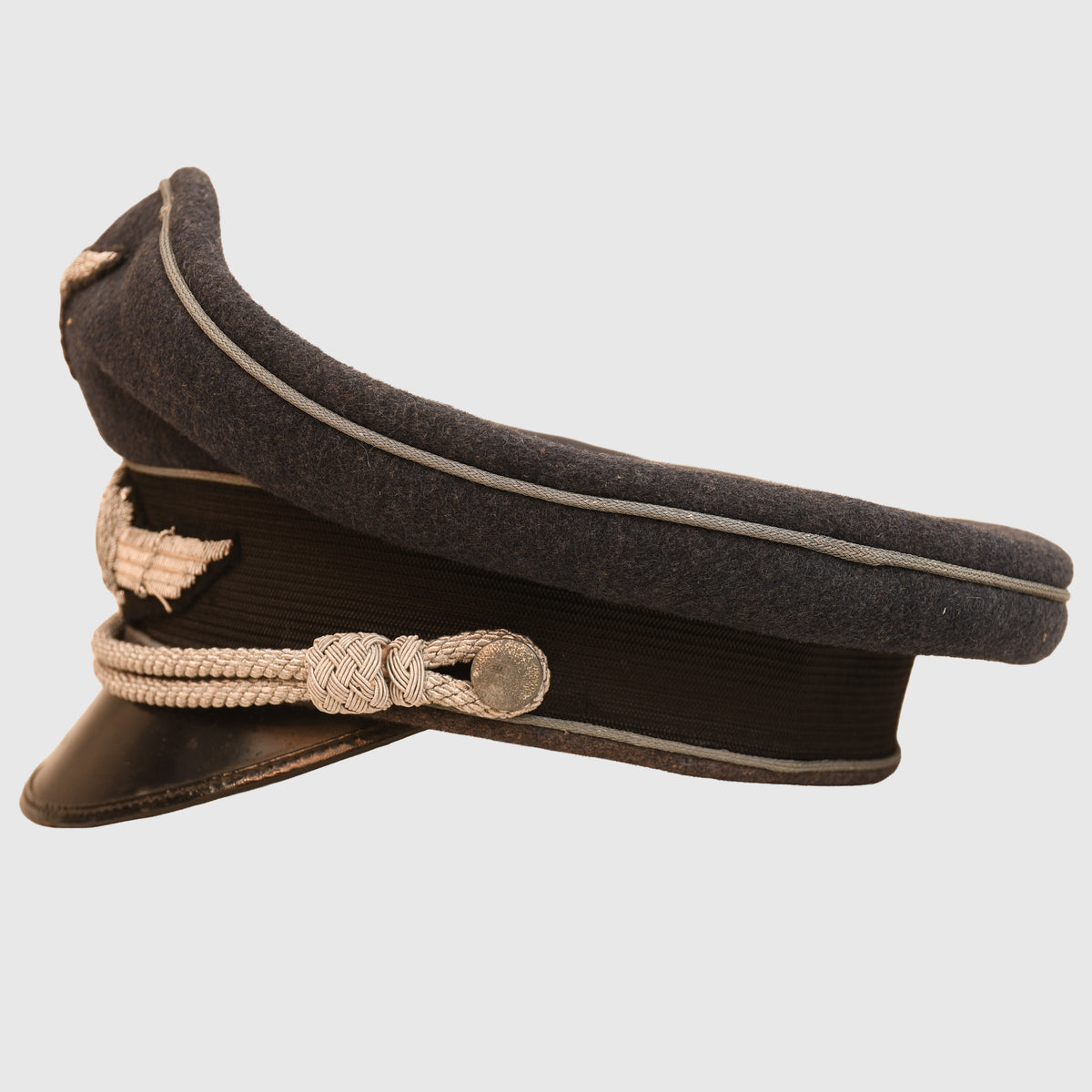 GERMAN WWII LUFTWAFFE OFFICERS VISOR CAP