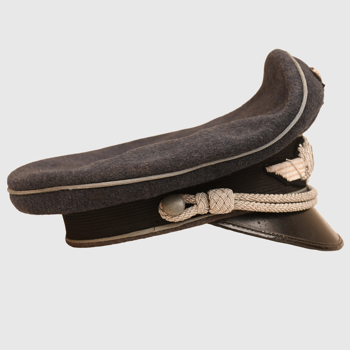 GERMAN WWII LUFTWAFFE OFFICERS VISOR CAP