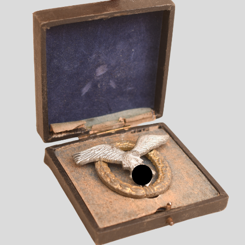 GERMAN WWII LUFTWAFFE PILOT OBSERVERS BADGE IN ITS ORIGINAL CASE